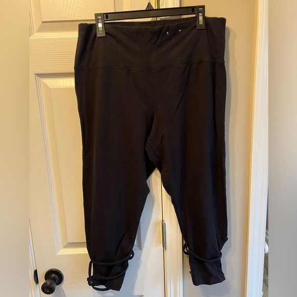 Pants - Women’s plus size yoga crop leggings size XXL